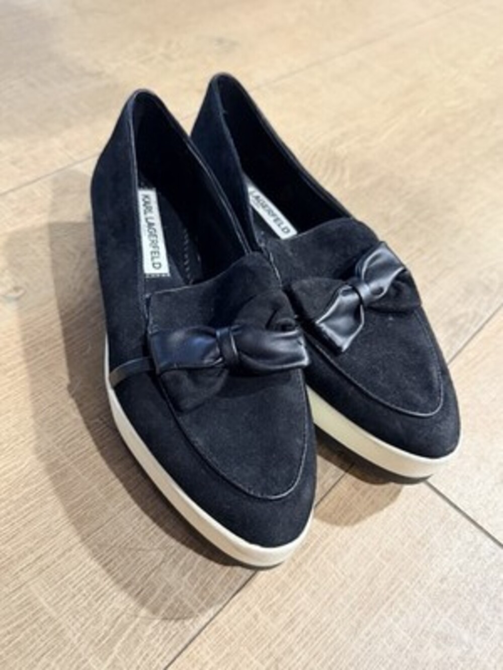Karl Lagerfeld Paris Size 7.5 Suede Bow Black Loafer